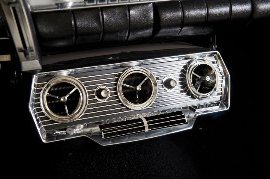  Chrysler Imperial Crown Sedan 1959 года  (фото 5 из 12)